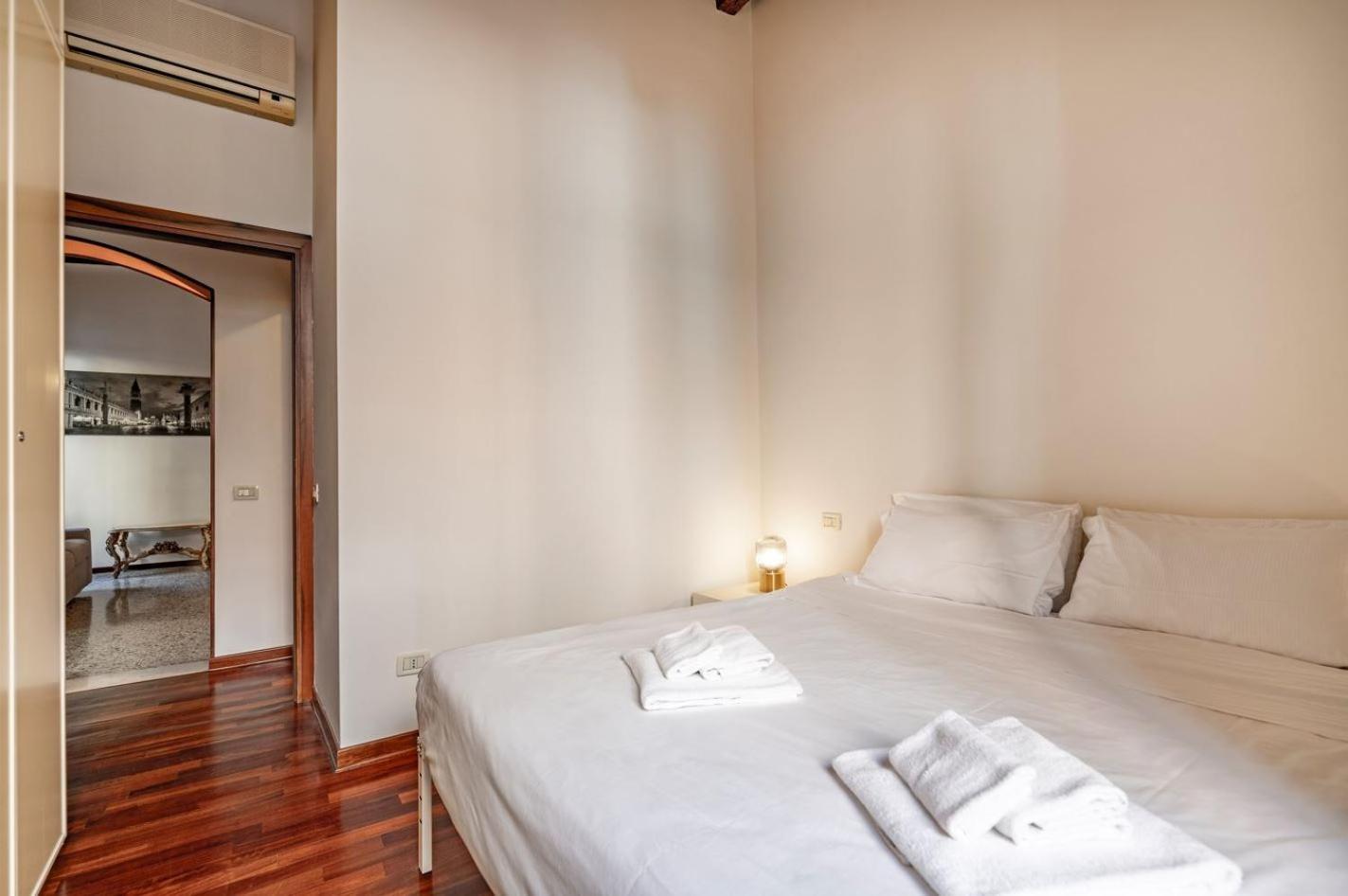 San Marco Canal View By Bricola Apartments เวนิส ภายนอก รูปภาพ